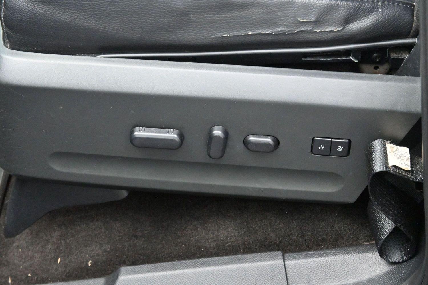 Used 2015 Tuxedo Black Metallic Ford Limited image 16