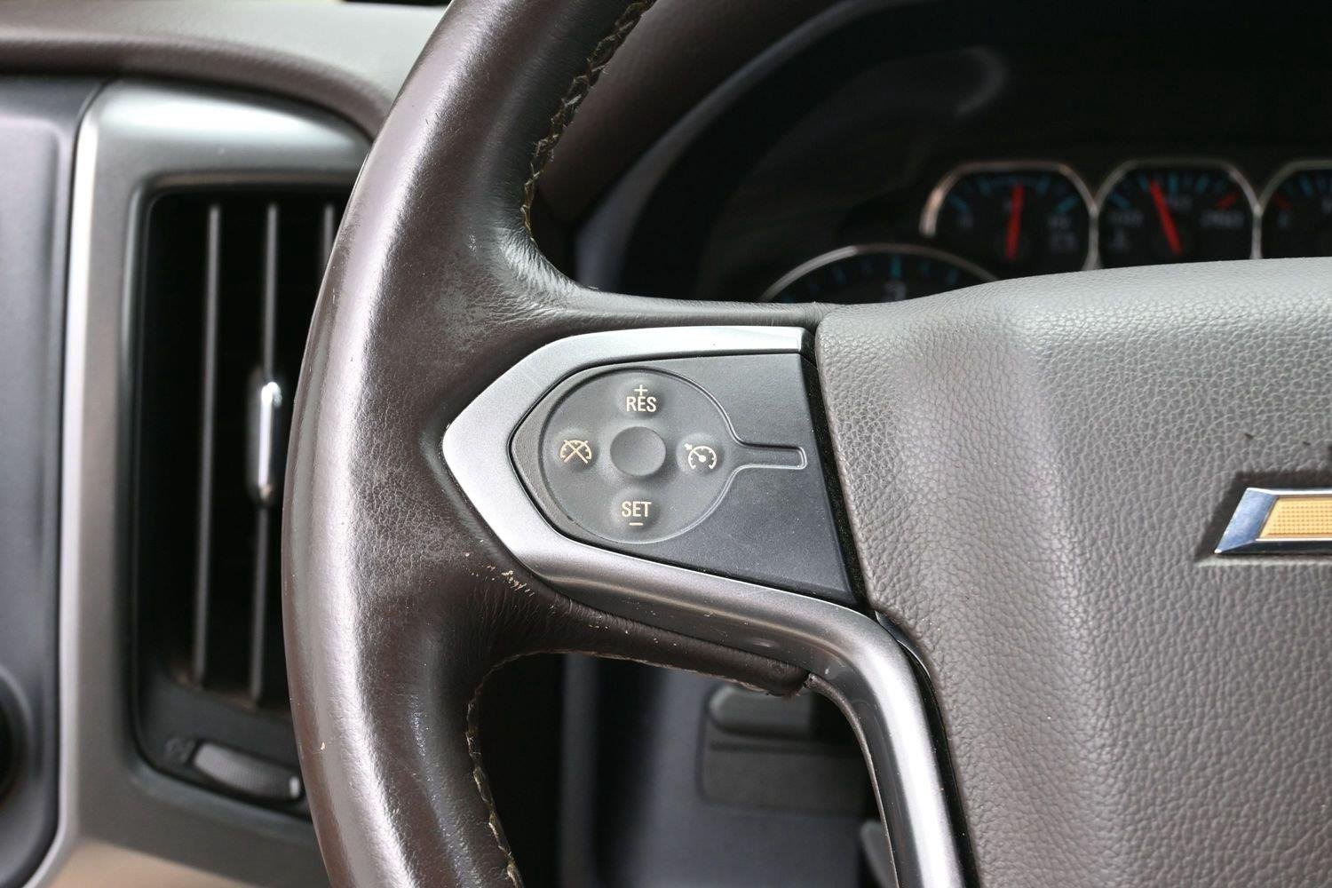 Used 2015 DEEP RUBY METALLIC Chevrolet LT image 16
