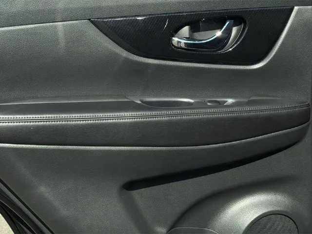 Used 2019 Black Nissan SL image 20