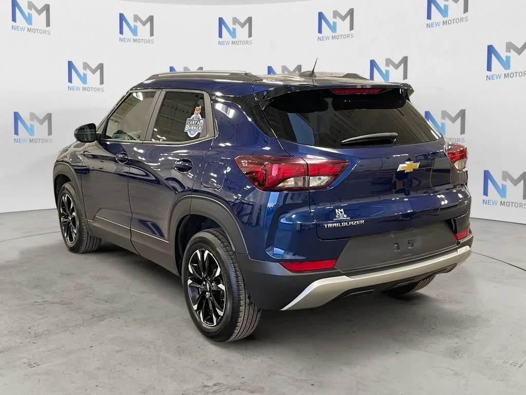 Used 2023 Blue Chevrolet LT image 3