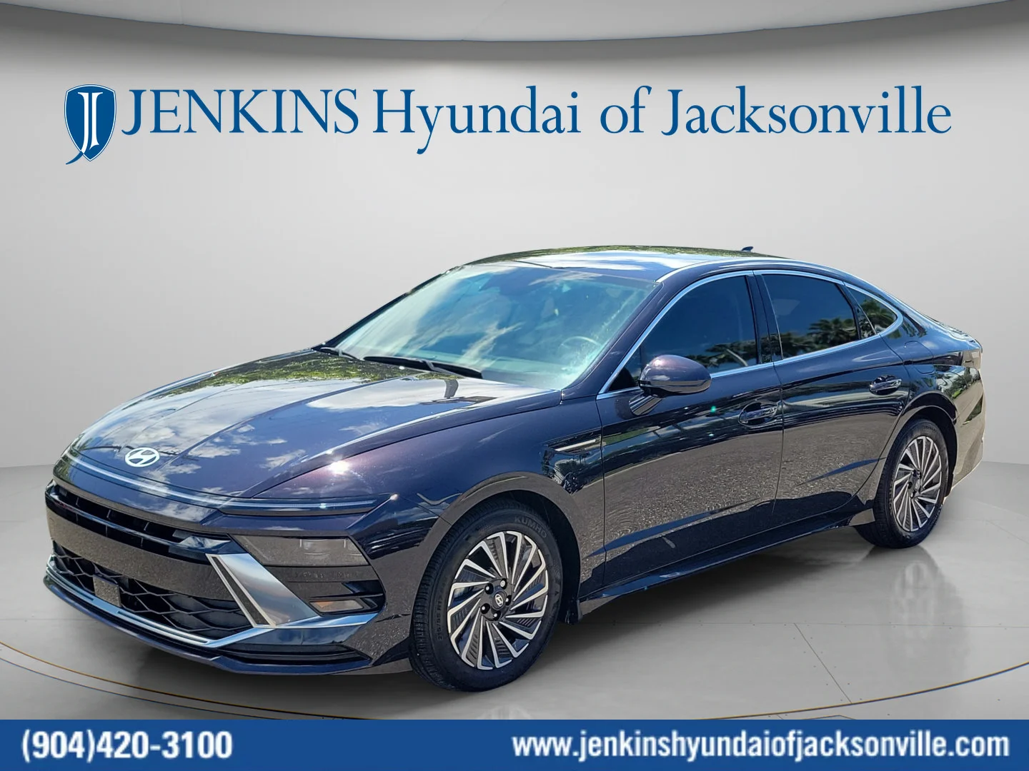 Used 2025 Carbon Blue Hyundai SEL image 7