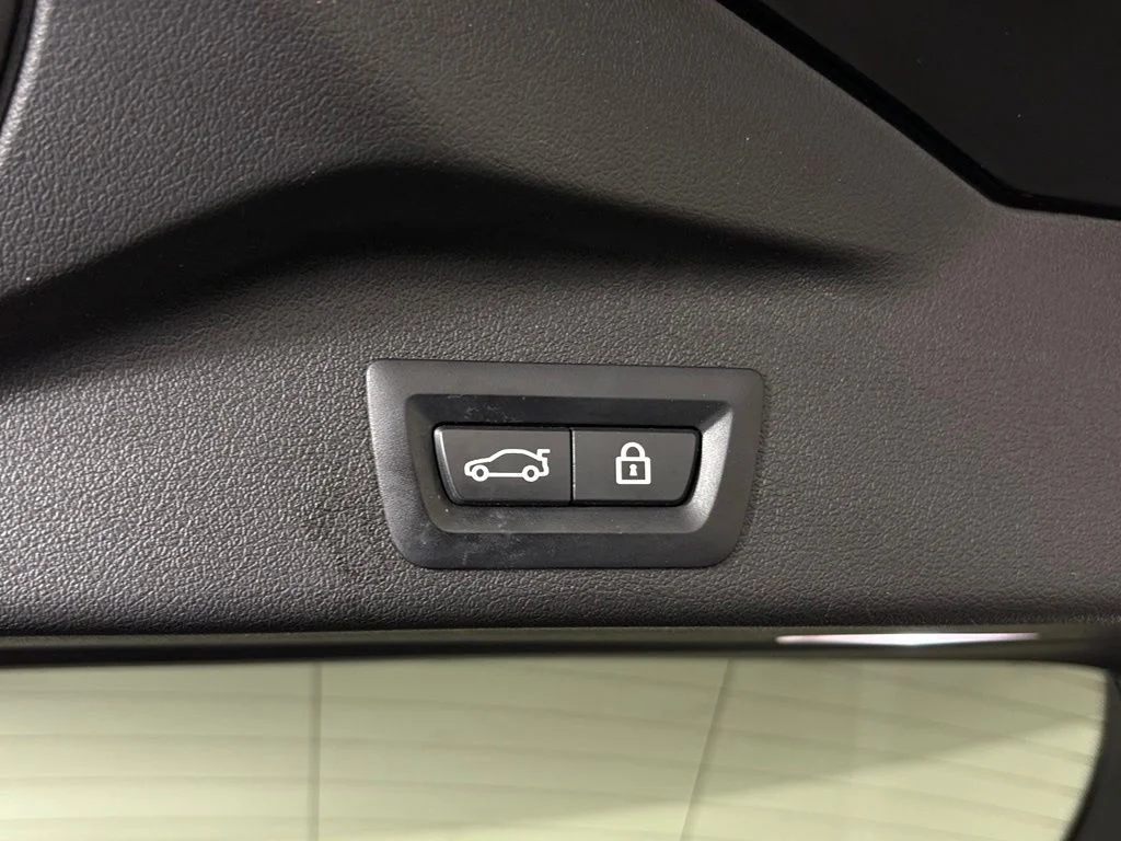 Used 2020 Black BMW sDrive40i image 39