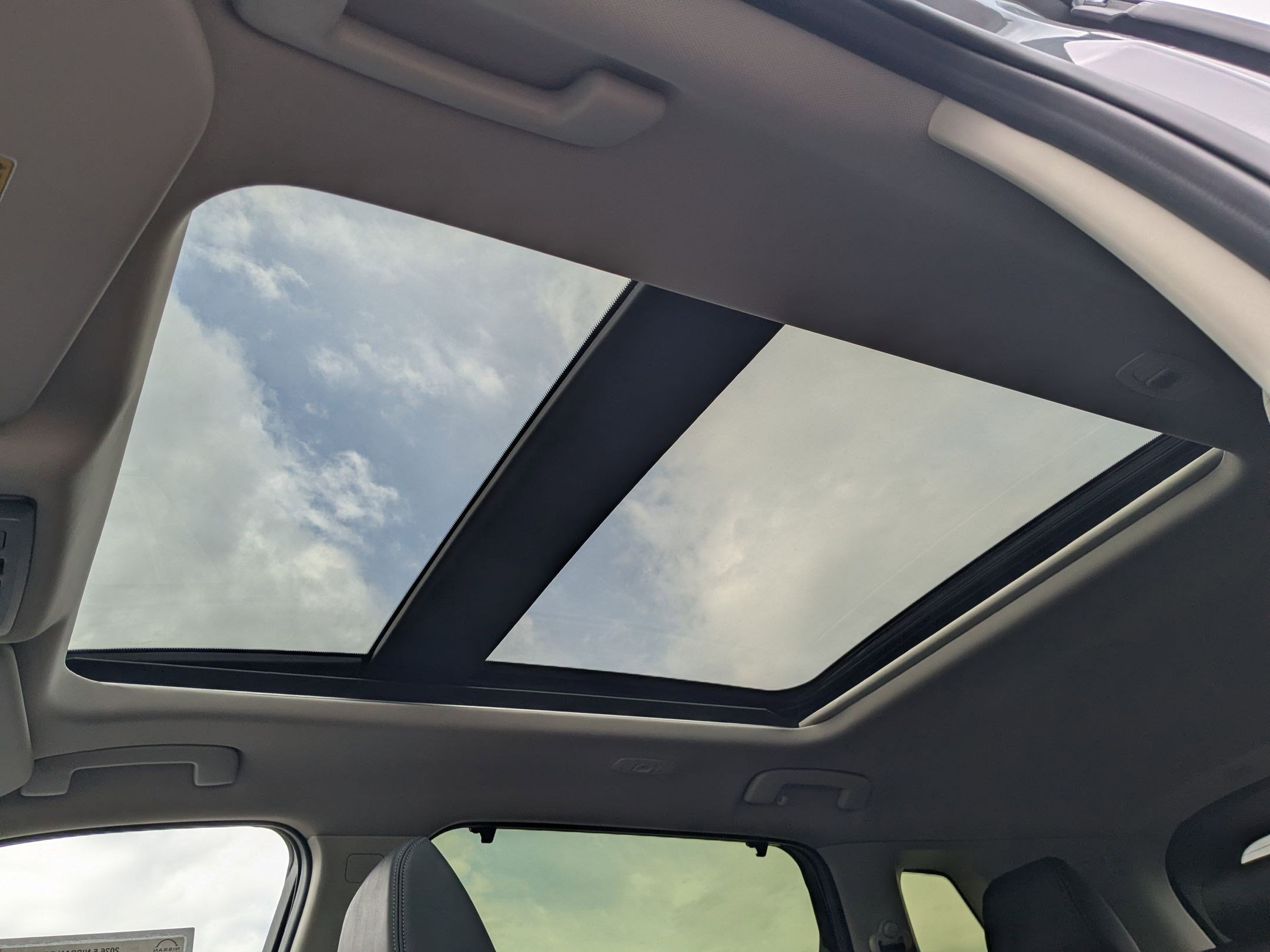 New 2026 Boulder Gray Pearl/Super Black Nissan Platinum image 15