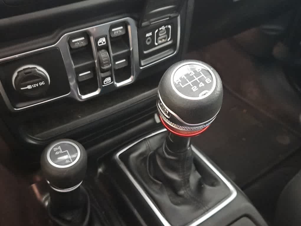Used 2018 Black Clearcoat Jeep Sport S image 11