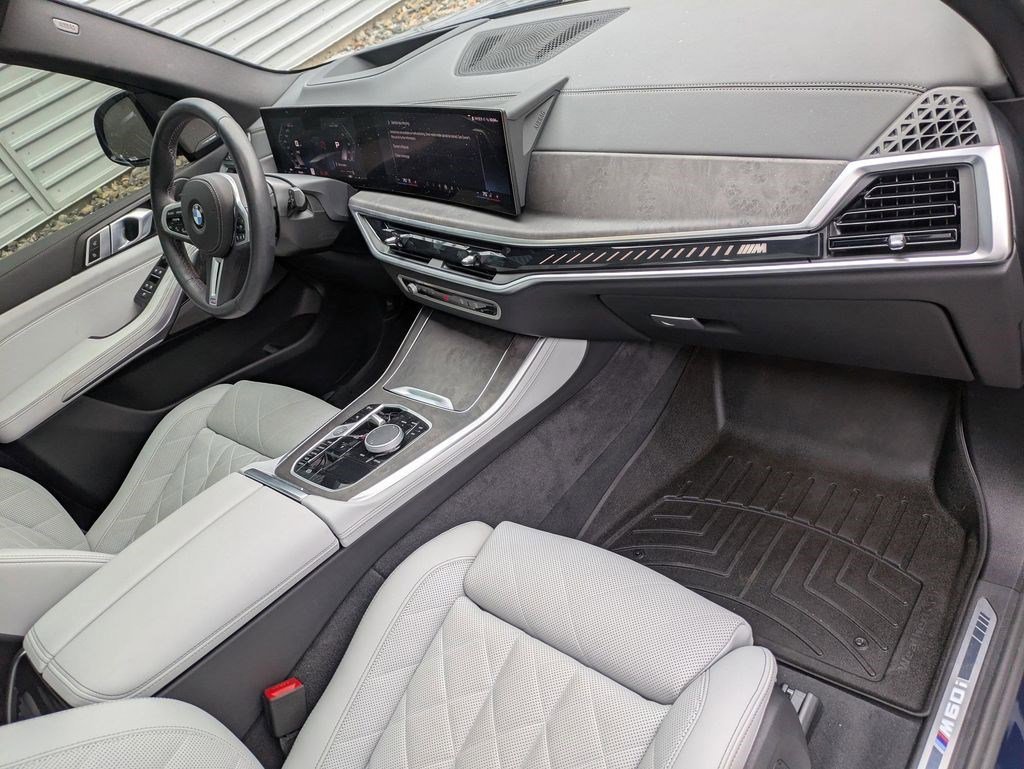 2025 BMW X5 M60i - Photo 32