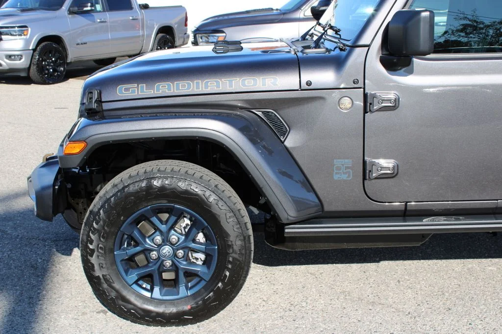 New 2026 Granite Crystal Metallic Clearcoat Jeep 85th Anniversary Edition image 7