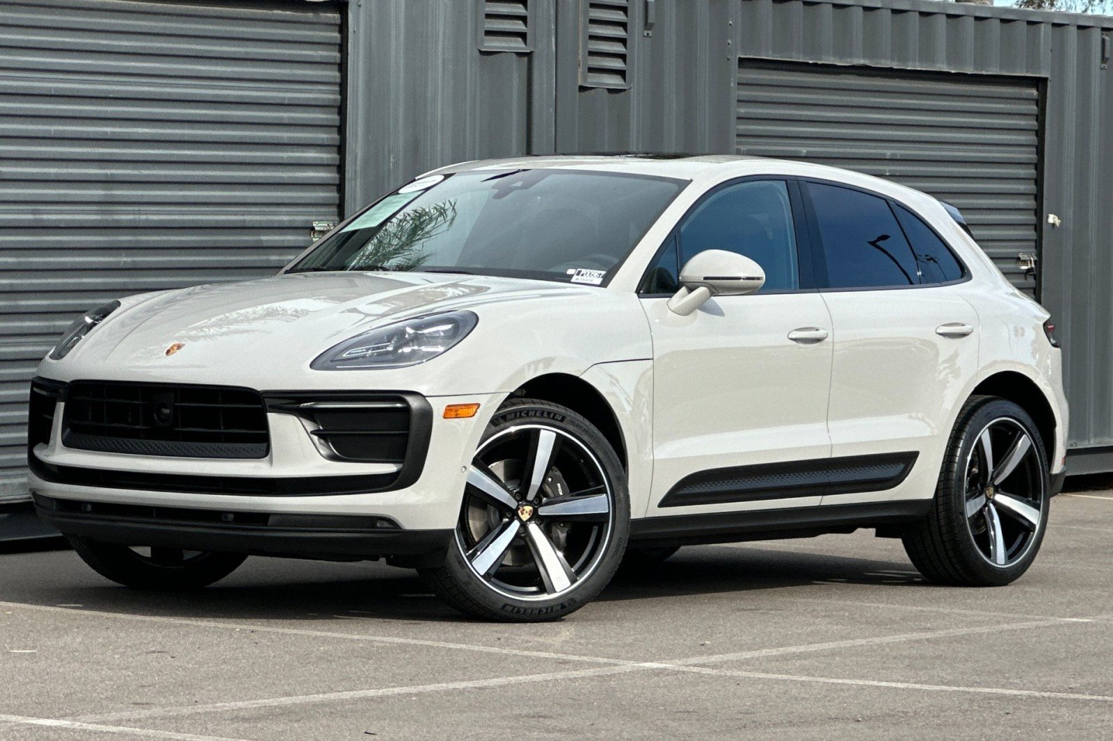 2023 Porsche Macan T