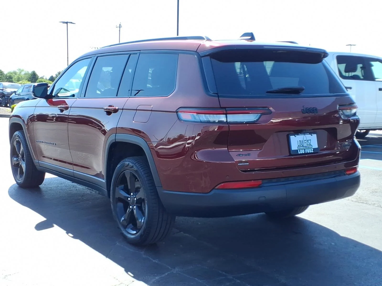 Used 2024 Velvet Red Pearlcoat Jeep Limited image 5