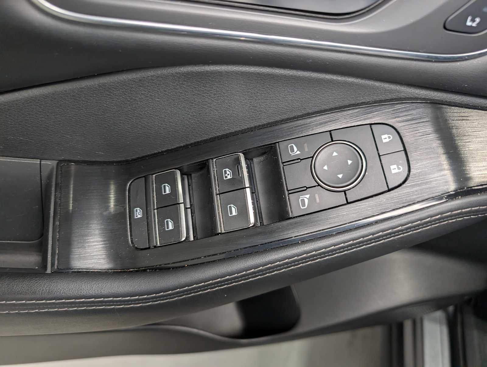 Used 2021 Gun Metallic Nissan SL image 32