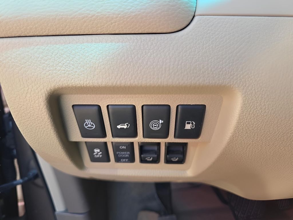 Used 2014 Tinted Bronze Metallic Nissan LE image 15