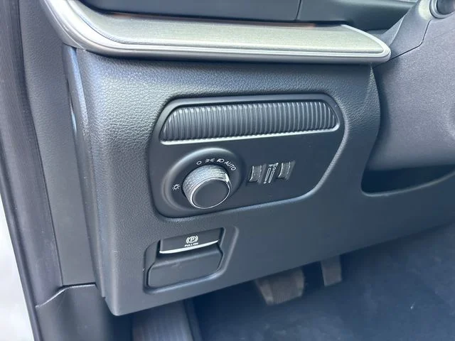 New 2026 White Jeep Limited Reserve image 20
