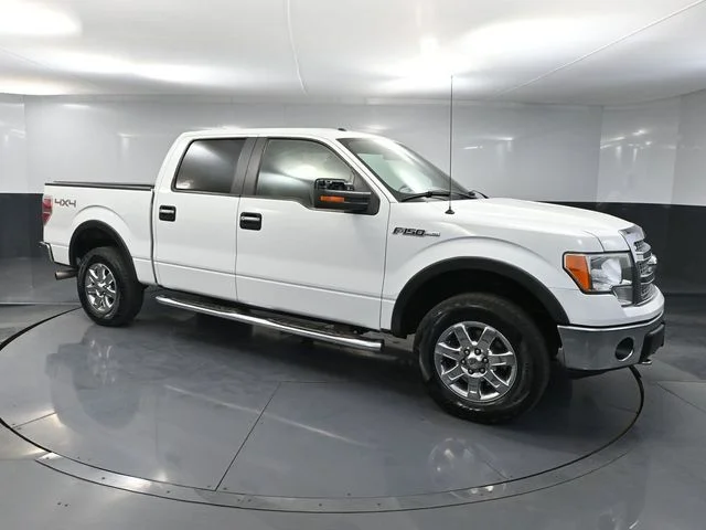 Used 2013 White Ford XLT image 1