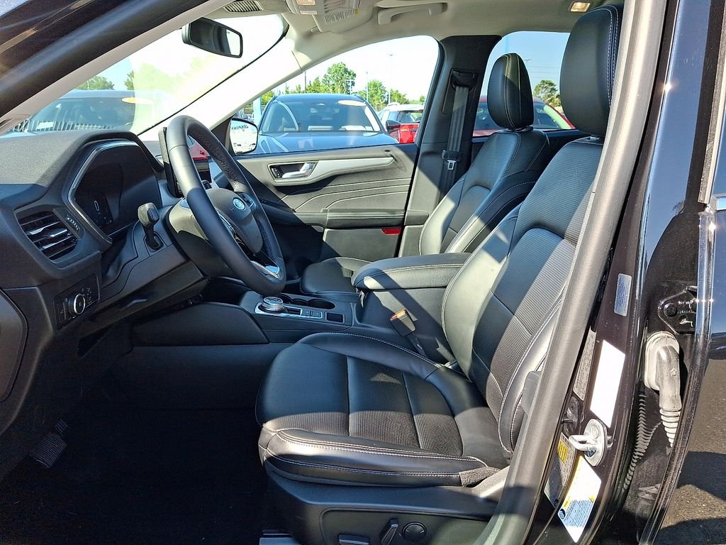 Certified Used 2023 Black Metallic Ford Platinum image 14