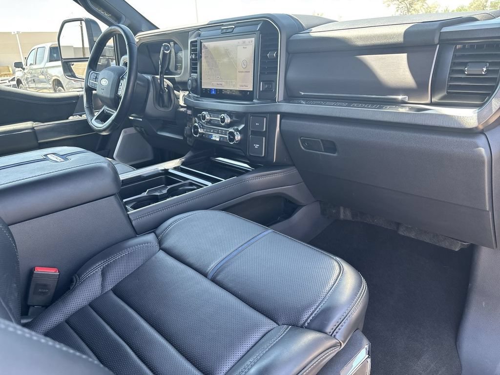 2026 Ford F-350 Super Duty Platinum - Photo 34