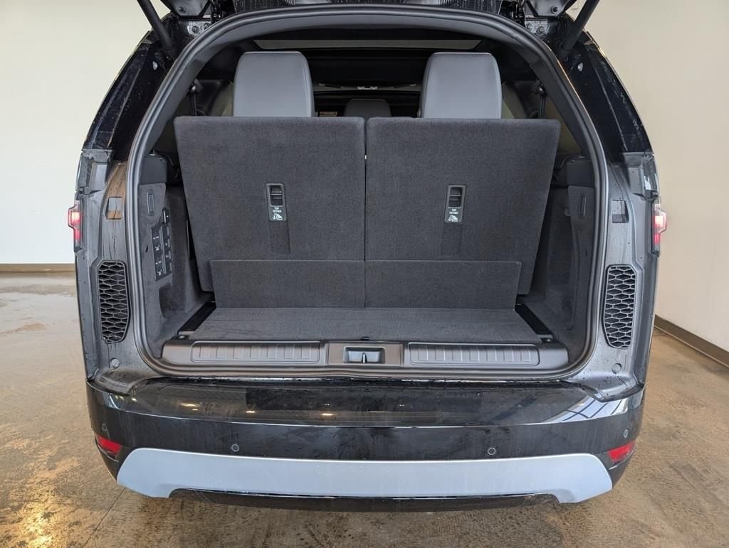 New 2026 Santorini Black Land Rover  image 5