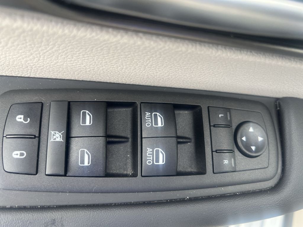 Used 2023 Silver Chrysler Touring L image 19