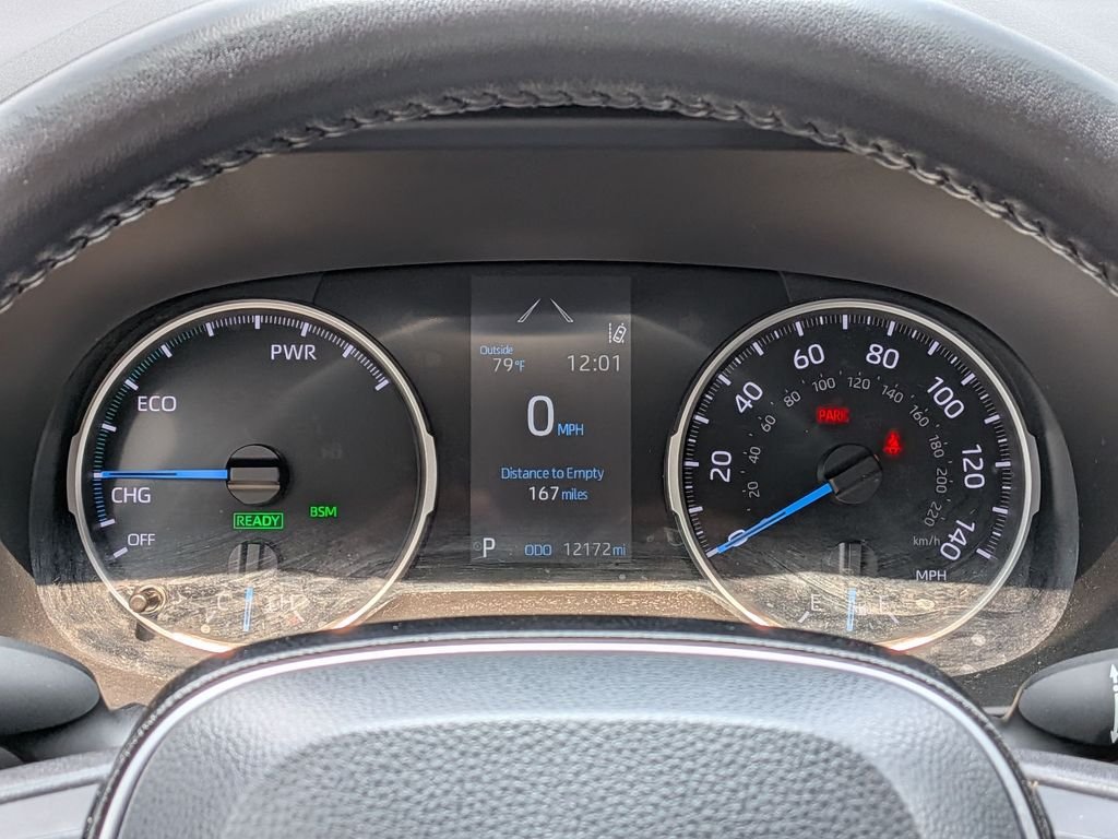 Used 2021 White Toyota XLE image 20