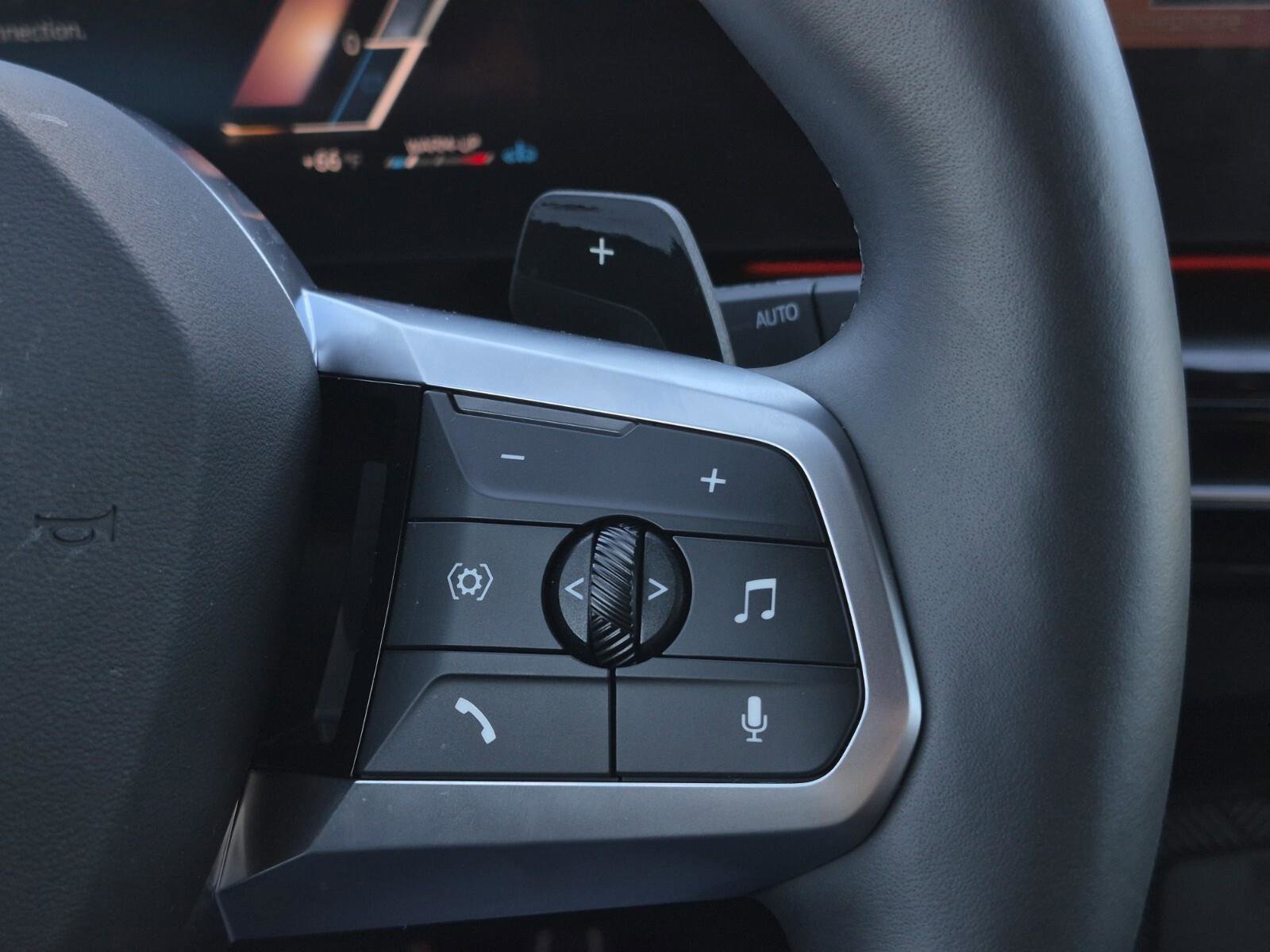 2025 BMW X1 28i - Photo 14