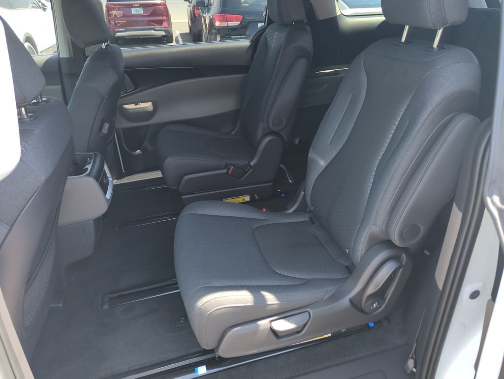 New 2027 Snow White Pearl Kia LX image 27