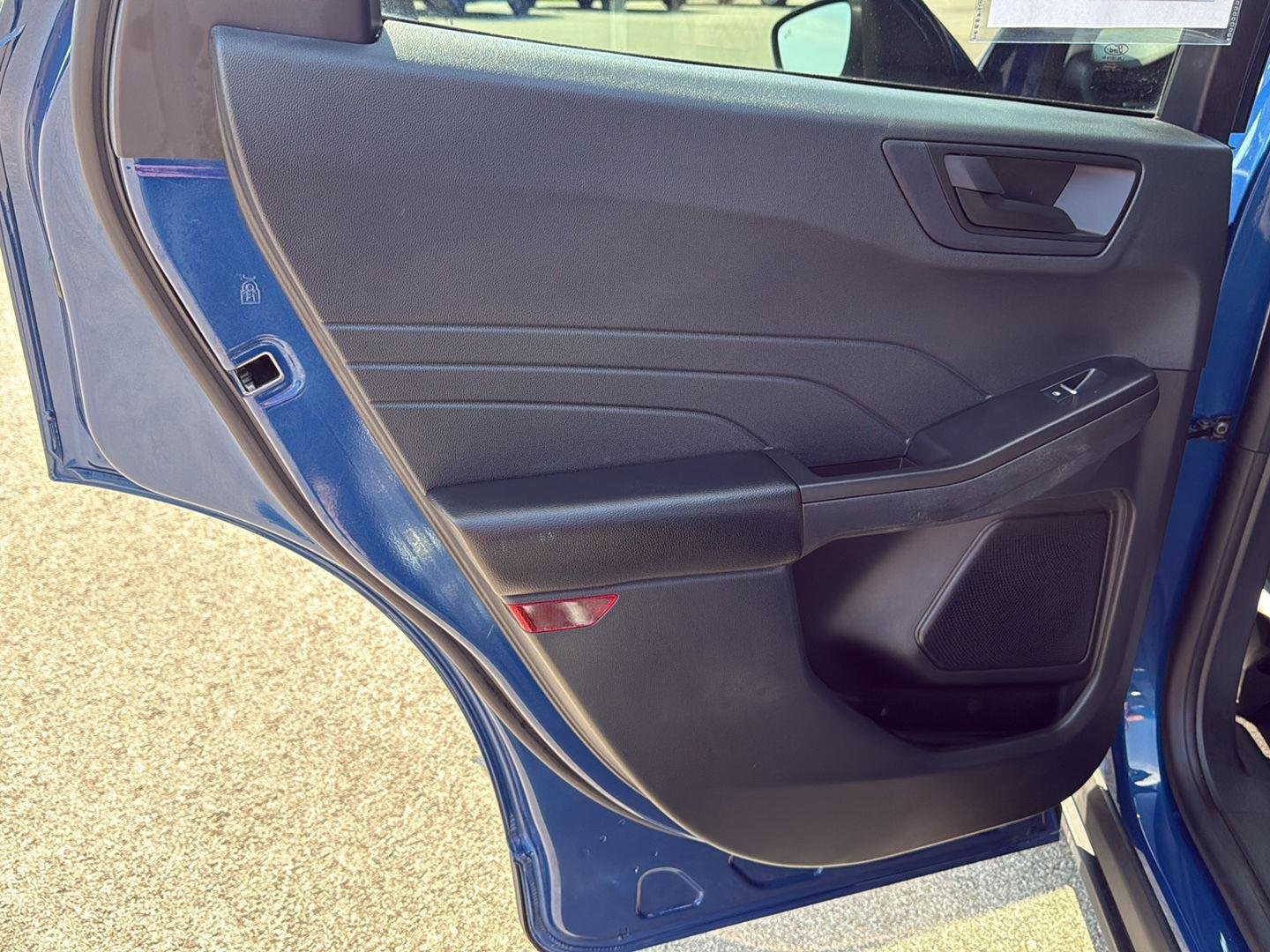 Used 2022 Atlas Blue Ford SE Hybrid image 19