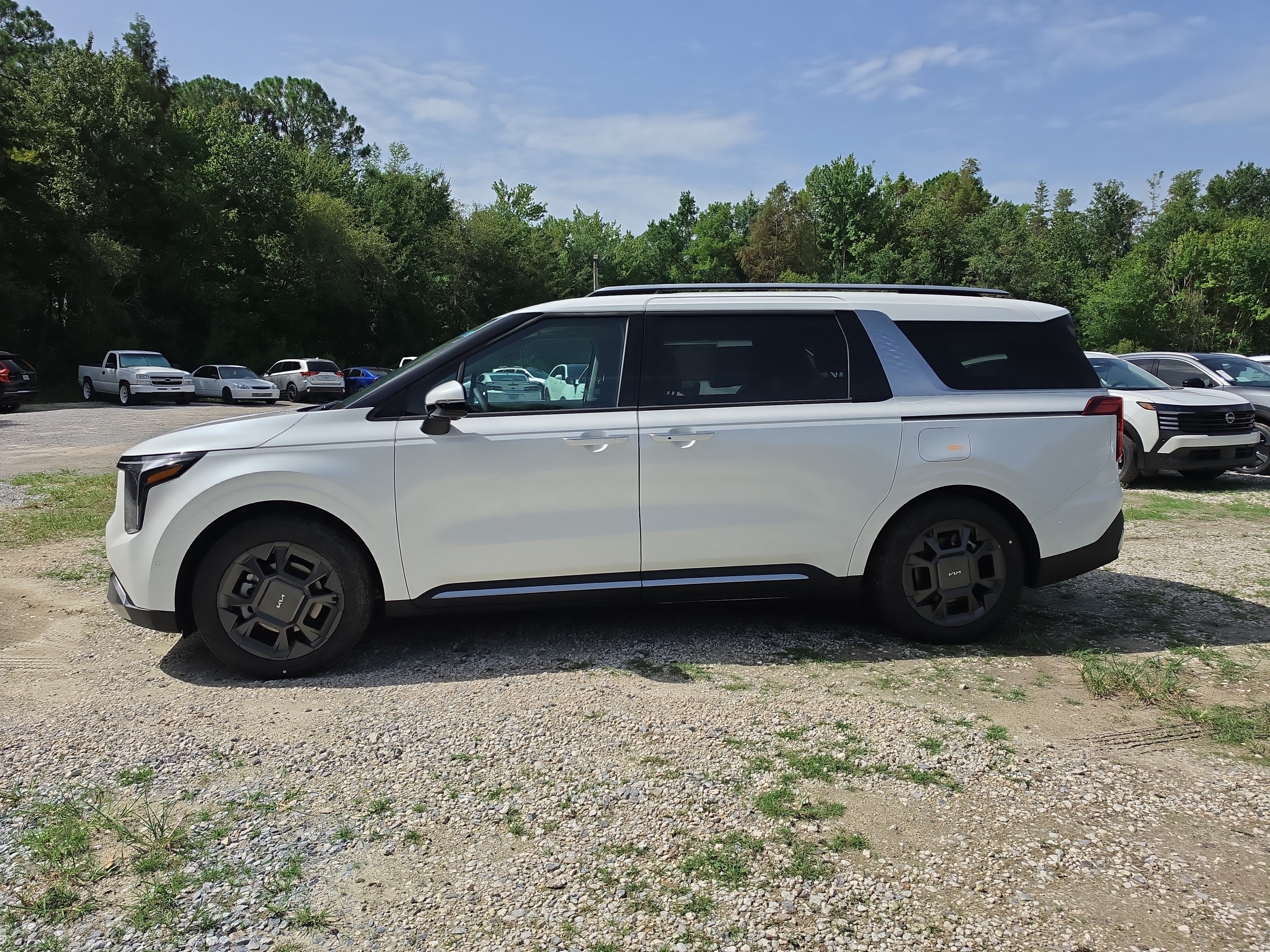 New 2026 Snow White Pearl Kia SX image 5