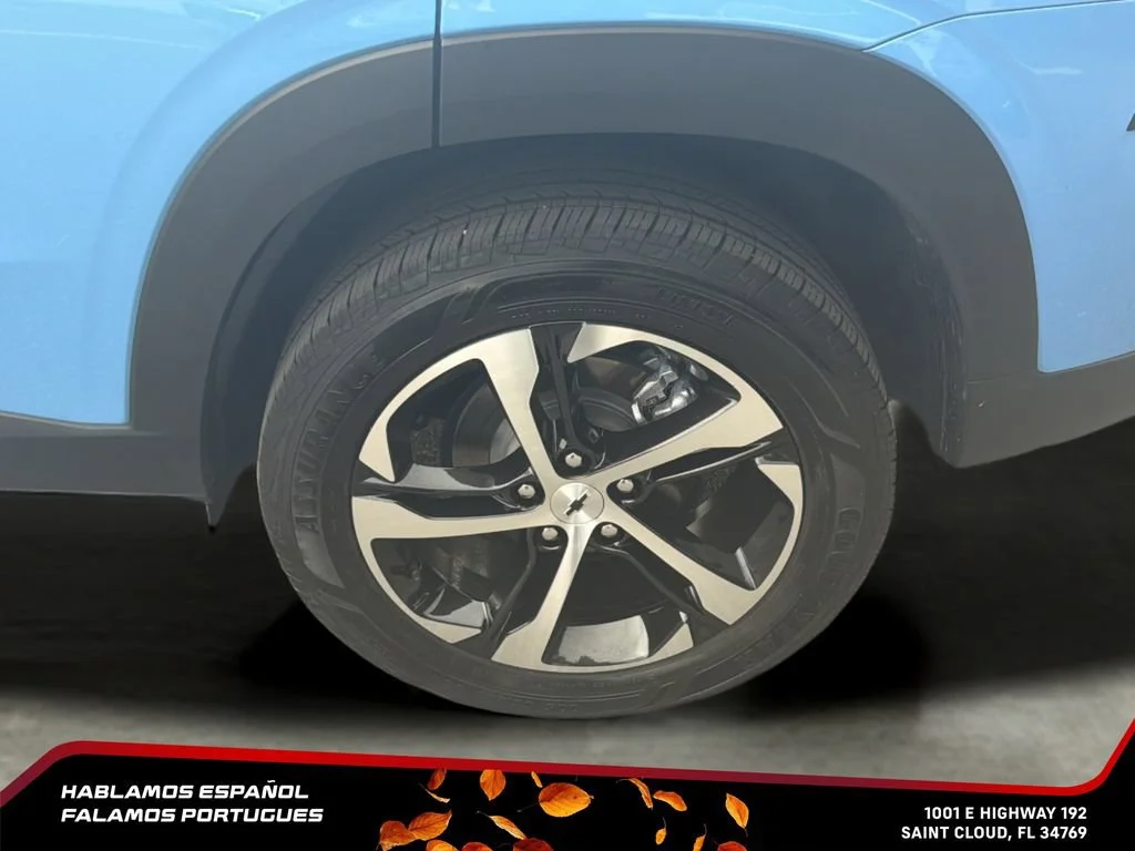 Certified Used 2024 Fountain Blue Chevrolet 1RS image 11