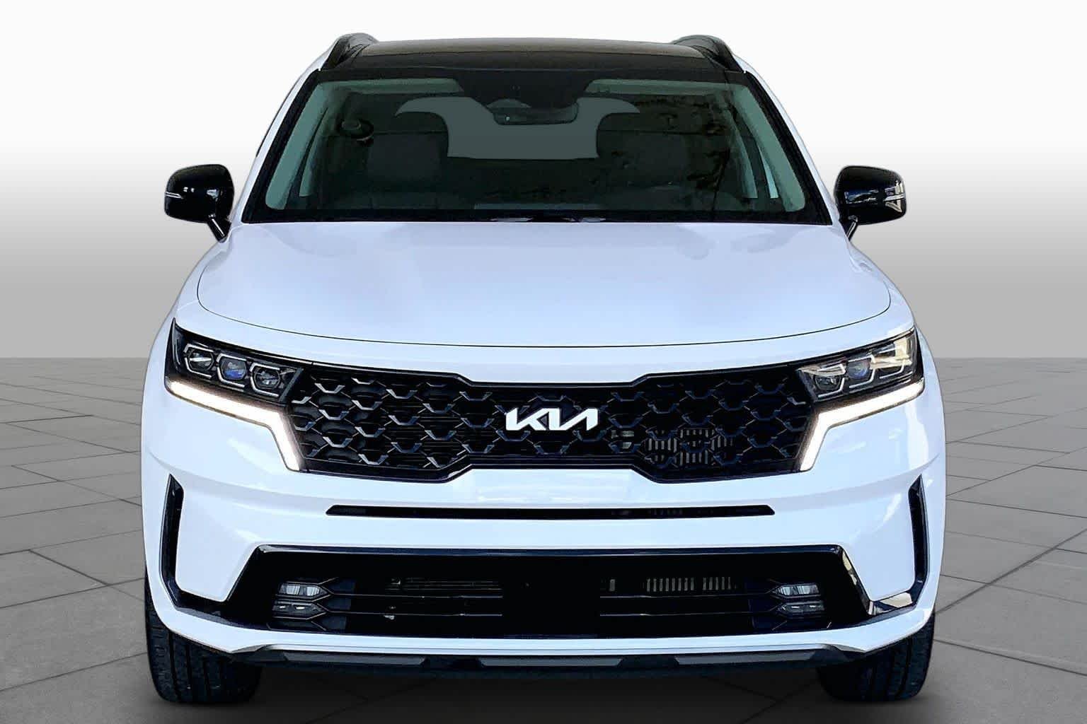 Used 2023 Glacial White Pearl Kia SX image 4