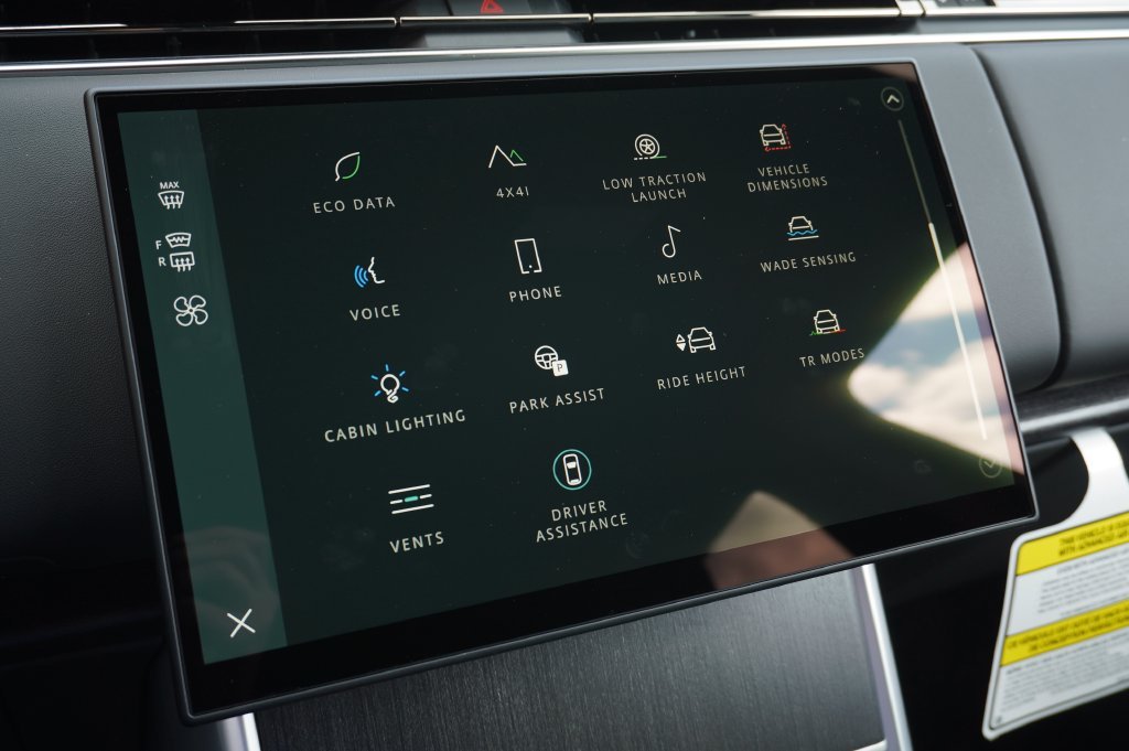 New 2026 Santorini Black Land Rover SE image 19