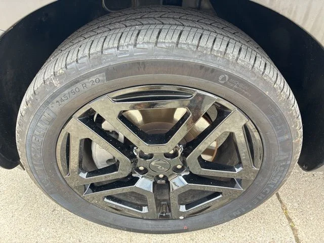 Certified Used 2025 Wolf Gray Kia EX X-Line image 15