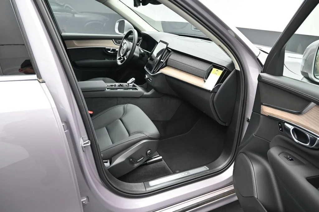 Used 2026 Aurora Silver Volvo Core image 20