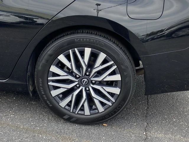 2025 Nissan Altima SV - Photo 11