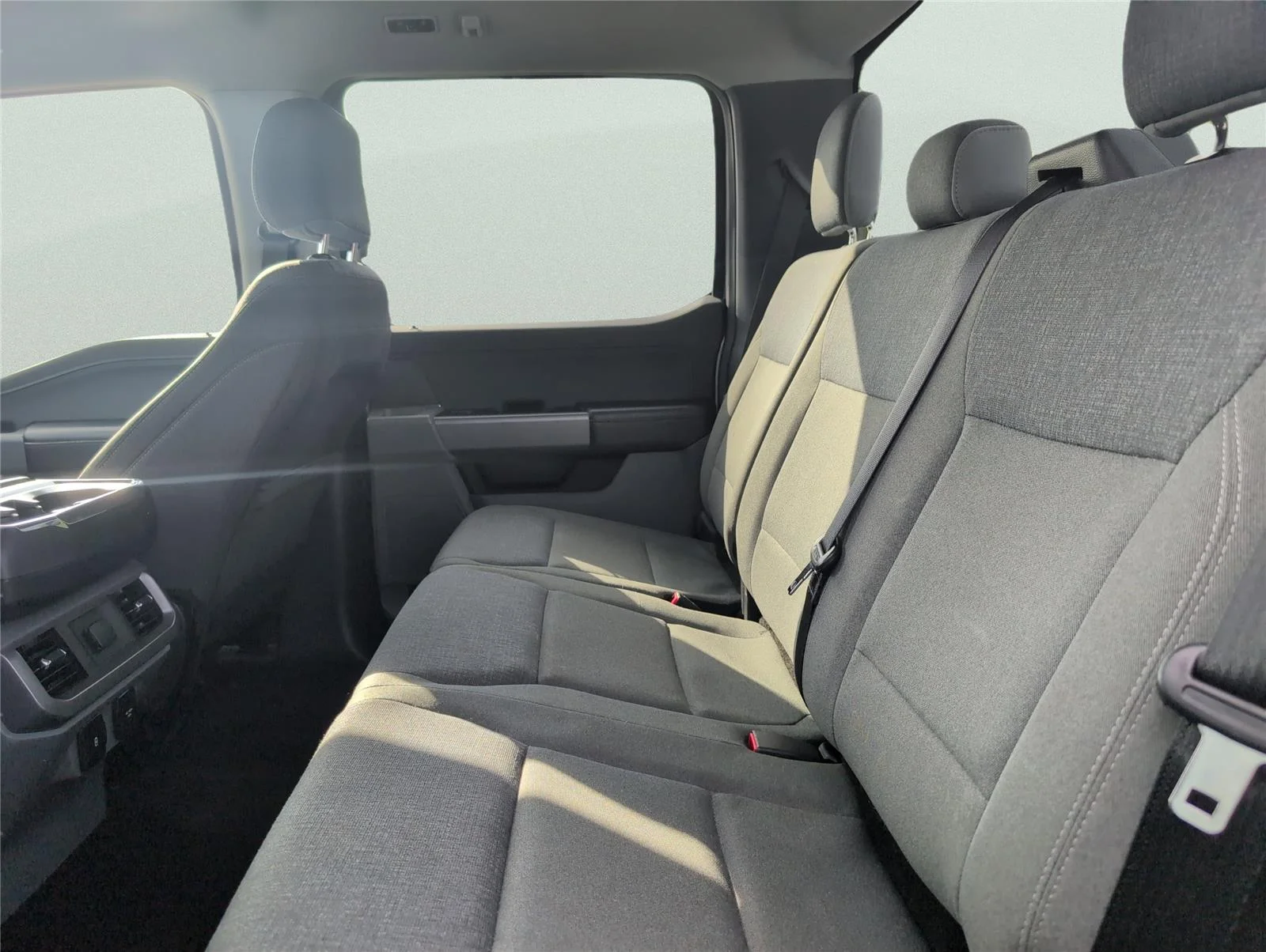 Used 2024 Iconic Silver Ford XLT image 29
