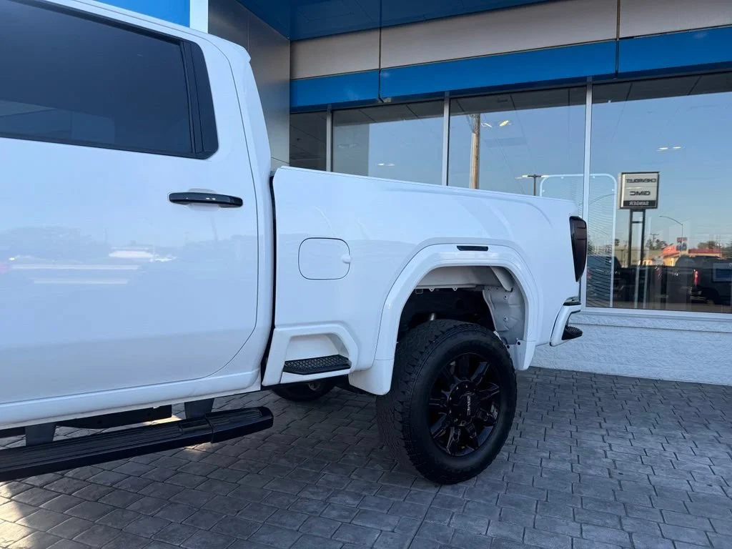 Used 2023 SUMMIT WHITE GMC Pro image 6