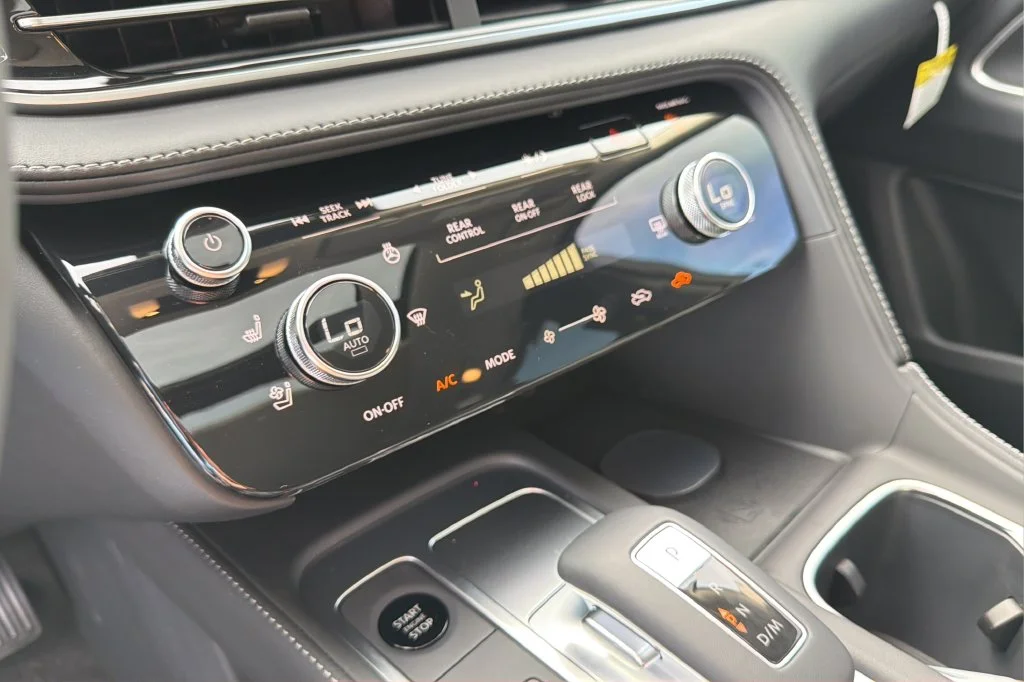 New 2027 HARBOR GRAY INFINITI Luxe FWD image 29