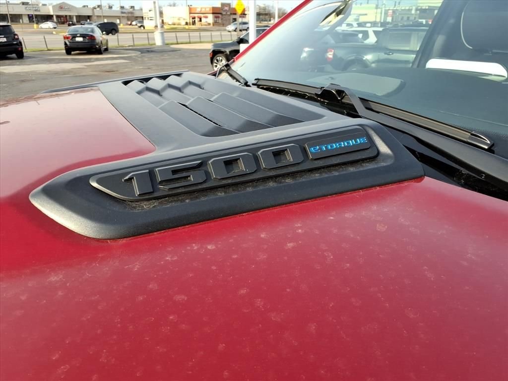New 2026 Molten Red Pearl-Coat Exterior Paint RAM Laramie image 6