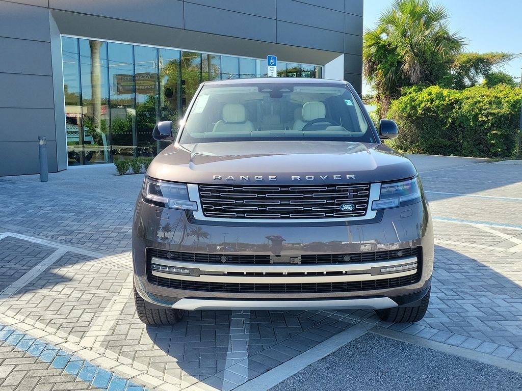 New 2026 Charente Grey LAND ROVER SE image 8