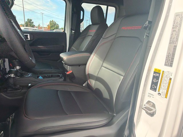 New 2027 Bright White Clear-Coat Paint Jeep Rubicon X image 20