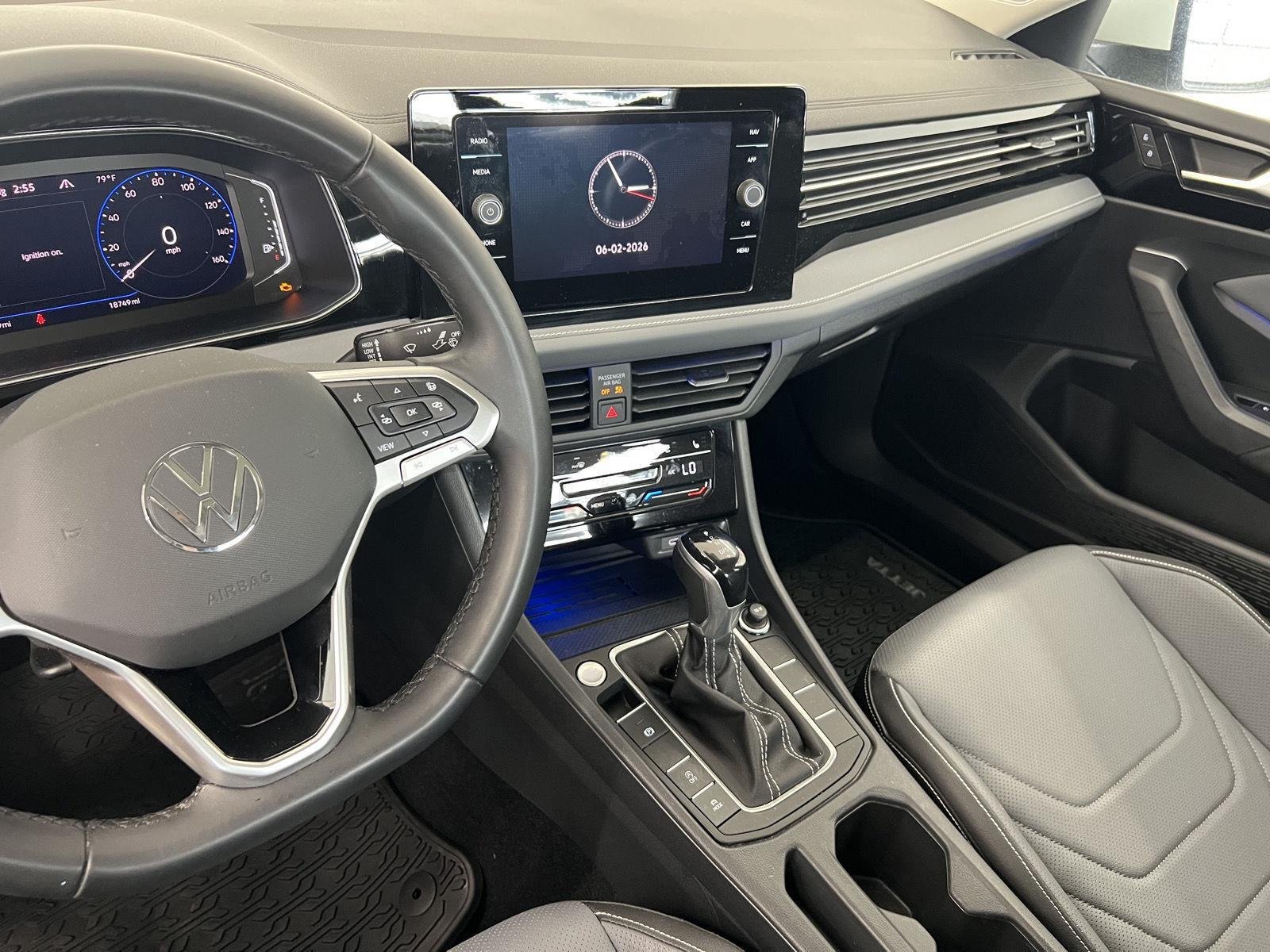 2025 Volkswagen Jetta SEL - Photo 21
