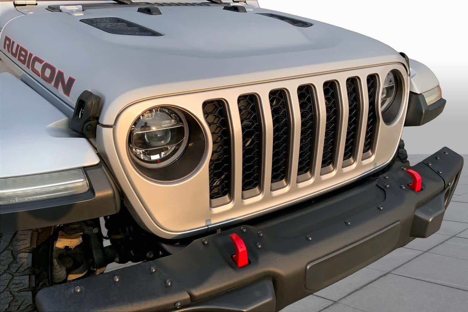 Used 2022 Silver Zynith Clearcoat Jeep Rubicon image 29