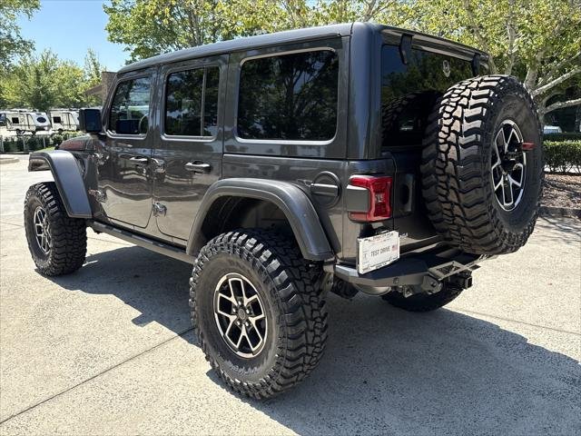 New 2026 Granite Crystal Metallic Clear-Coat Exterior Paint Jeep Rubicon image 6