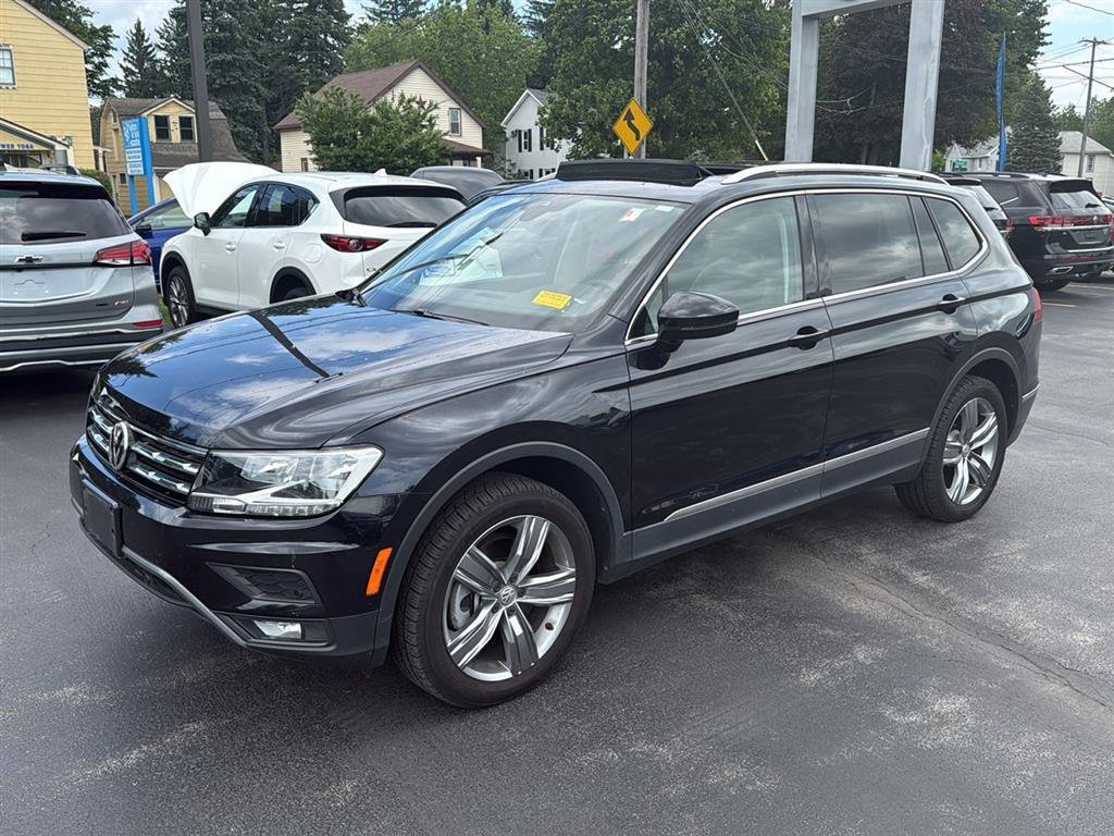 Used 2020 Deep Black Pearl Volkswagen SEL image 10