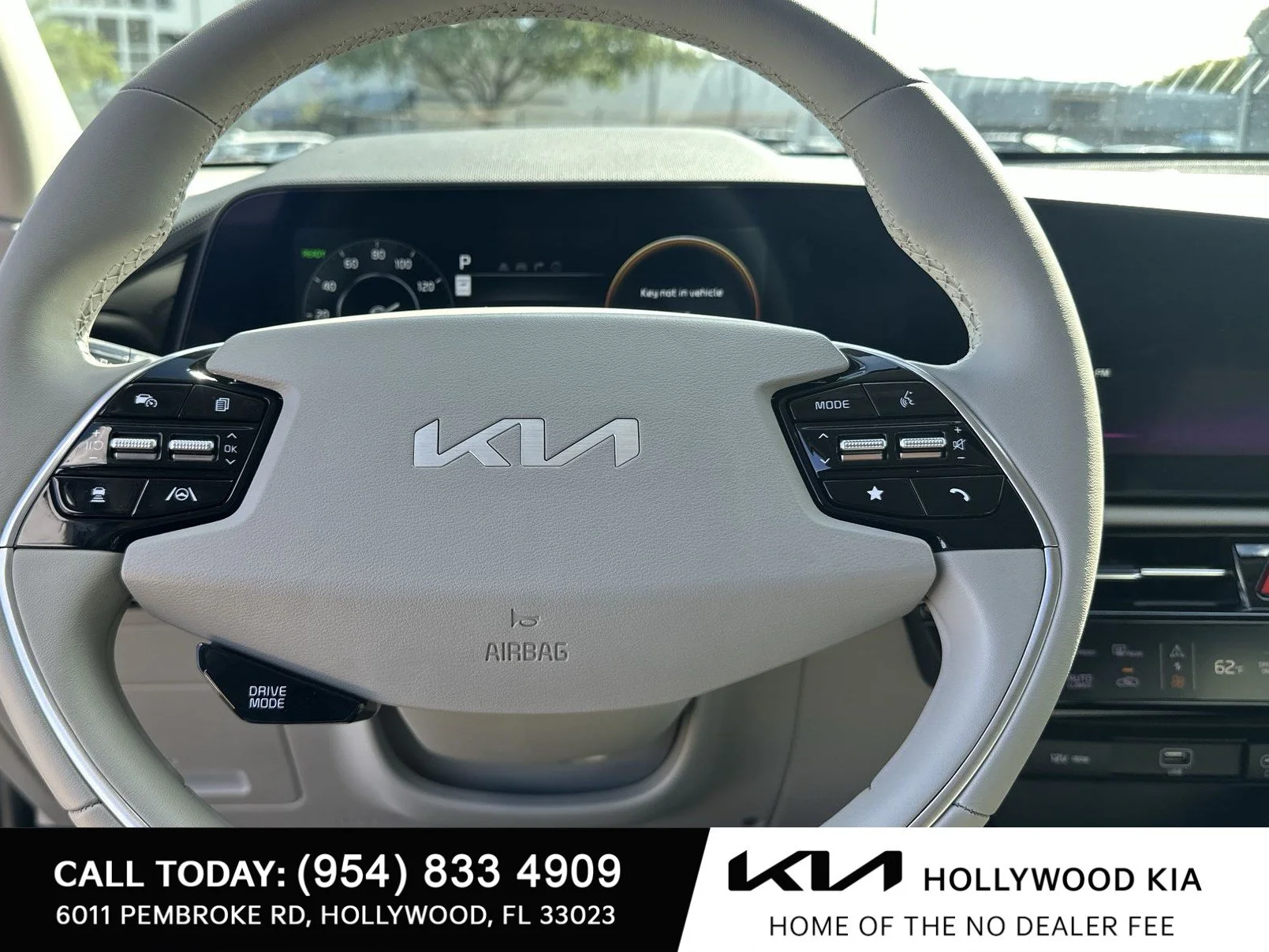 New 2025 Snow White Pearl Kia Wave image 13
