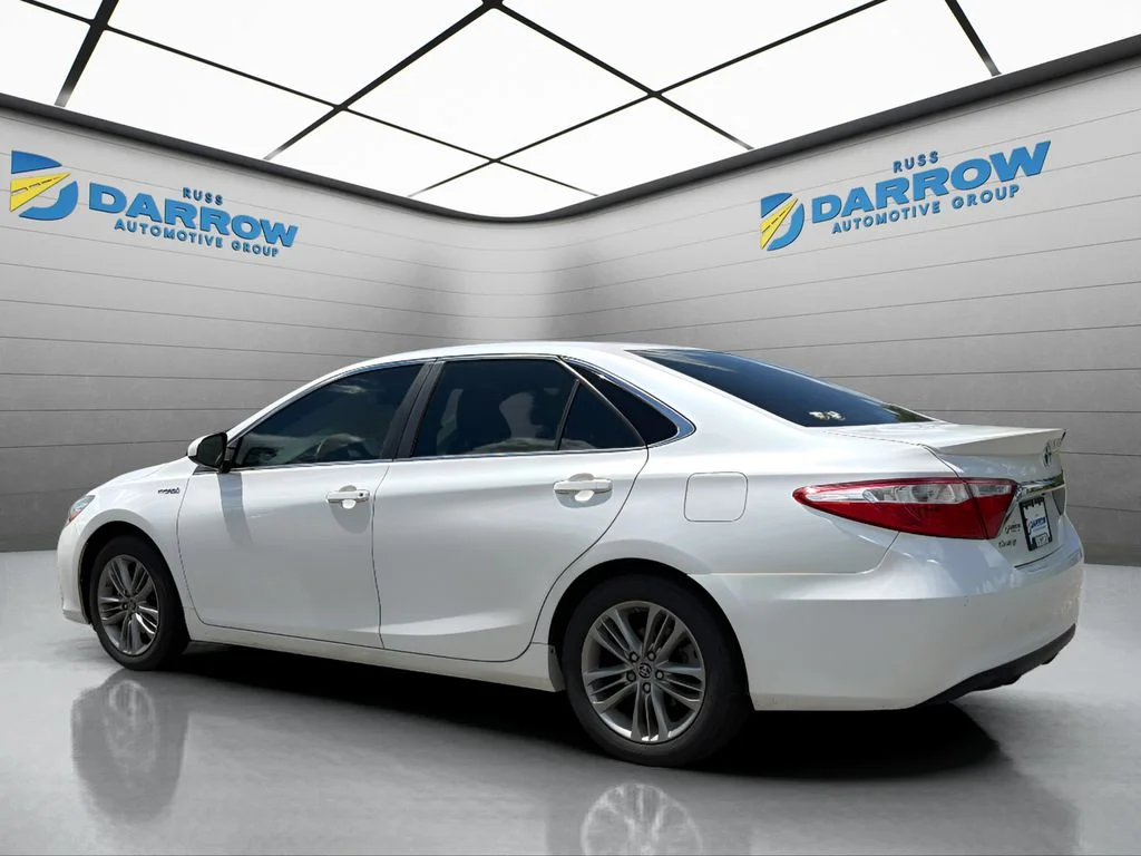 Used 2016 White Toyota SE image 3