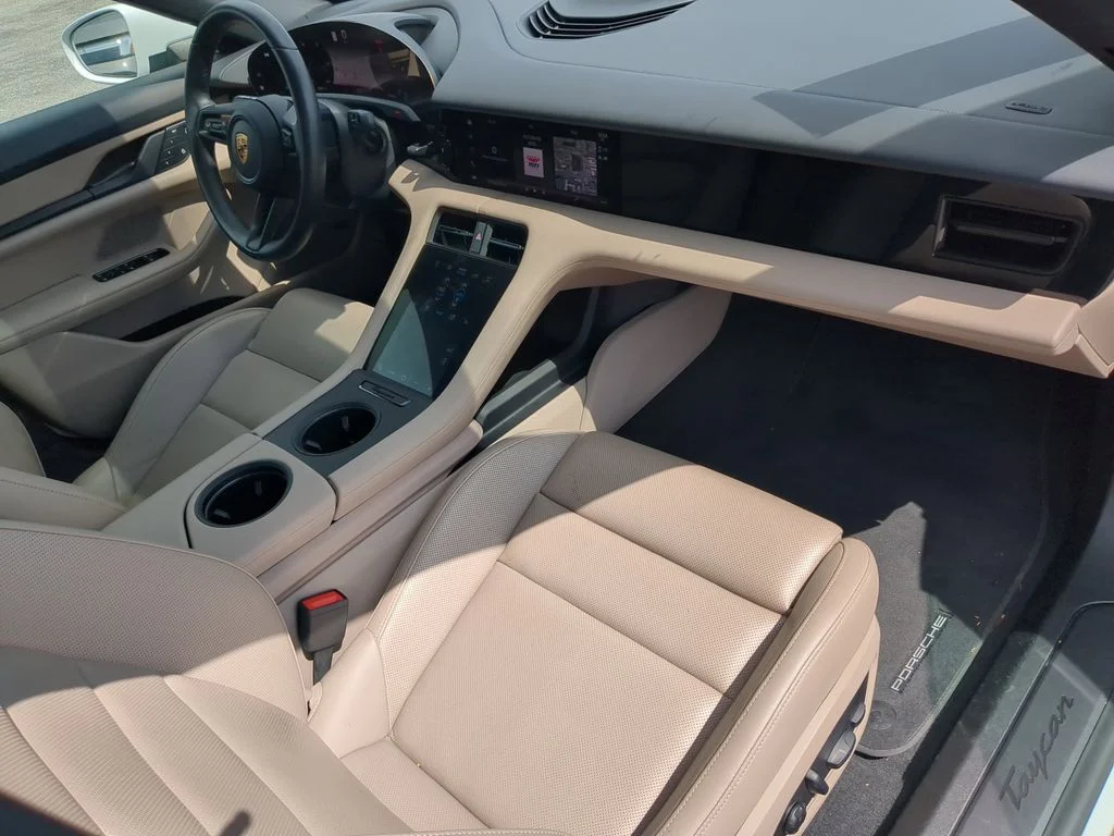 Used 2024  Porsche Base image 12