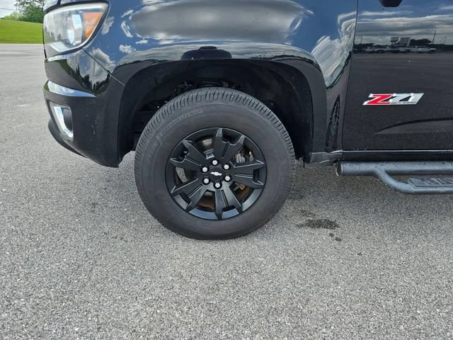 Used 2018 BLACK Chevrolet 4WD Z71 image 27