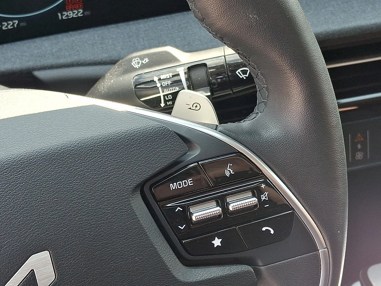 Certified Used 2024 Blue Kia Light image 22
