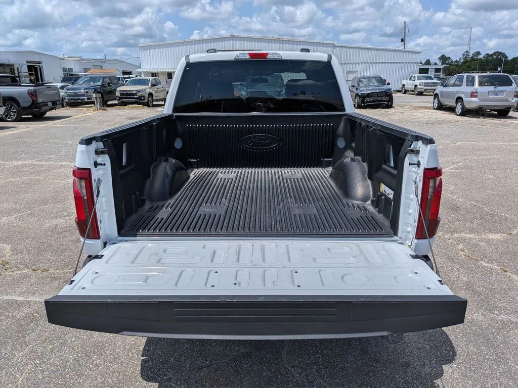 Used 2025 White Ford XLT image 33