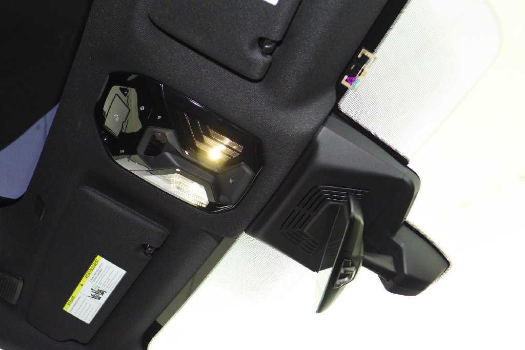 Certified Used 2023 Black Sapphire Metallic BMW M60 image 16