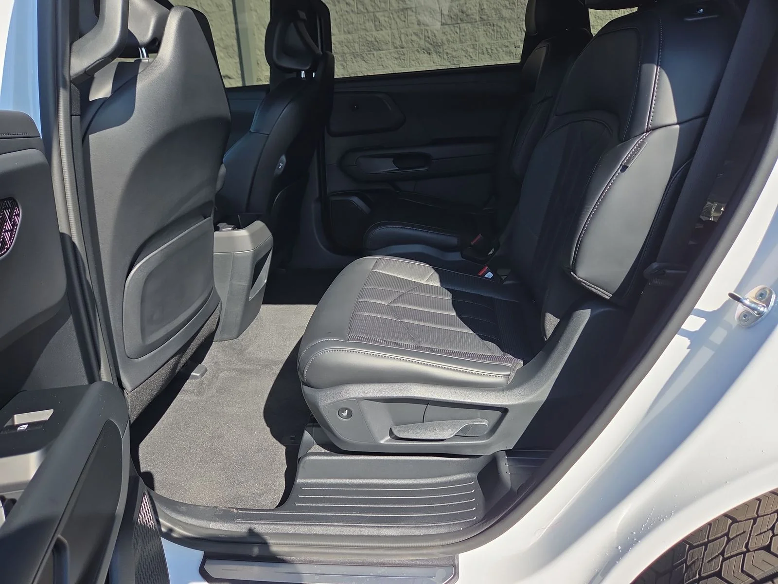 New 2027 Glacial White Pearl Kia X-PRO SX image 33