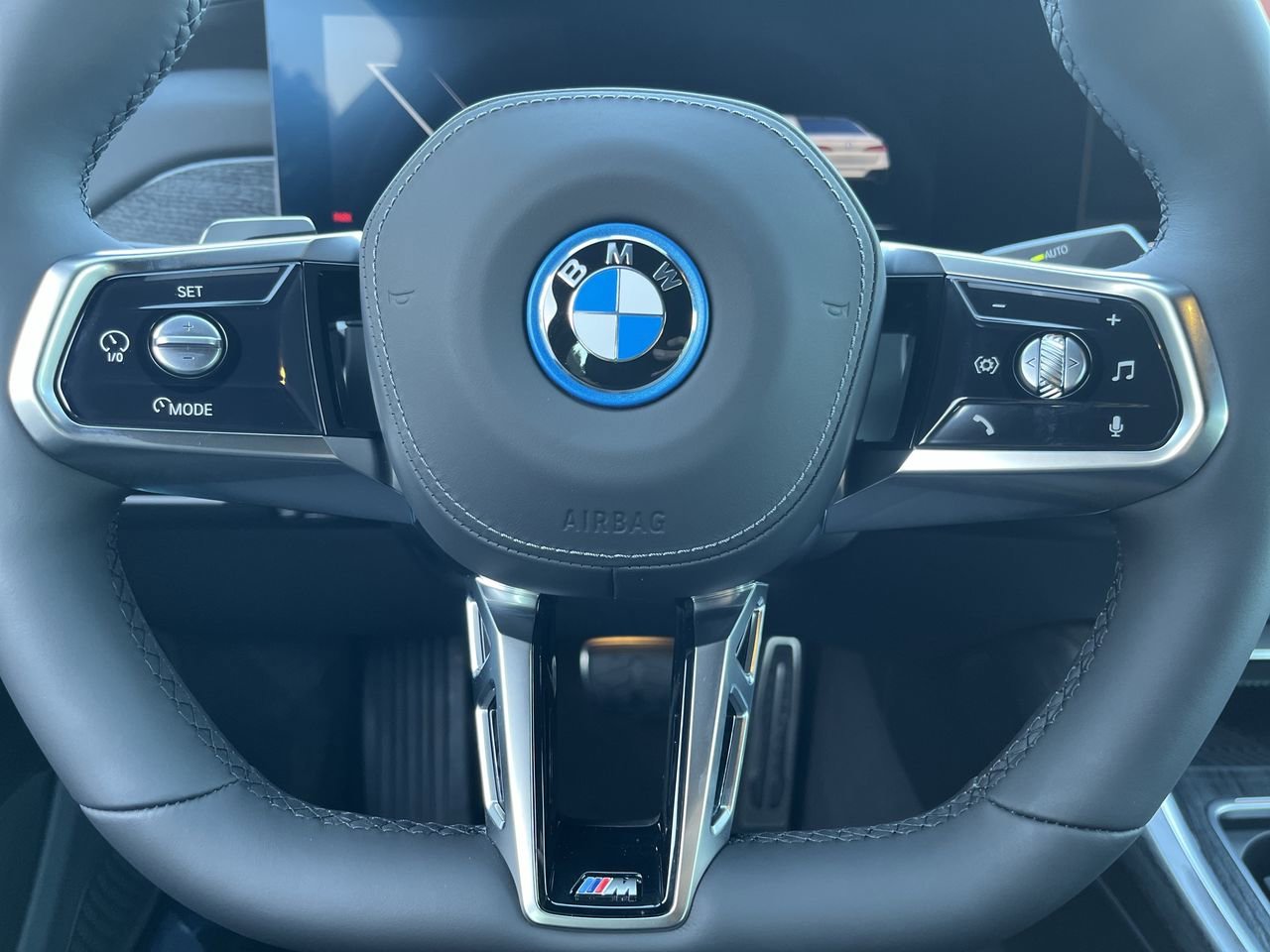 2025 BMW i7 50 - Photo 22